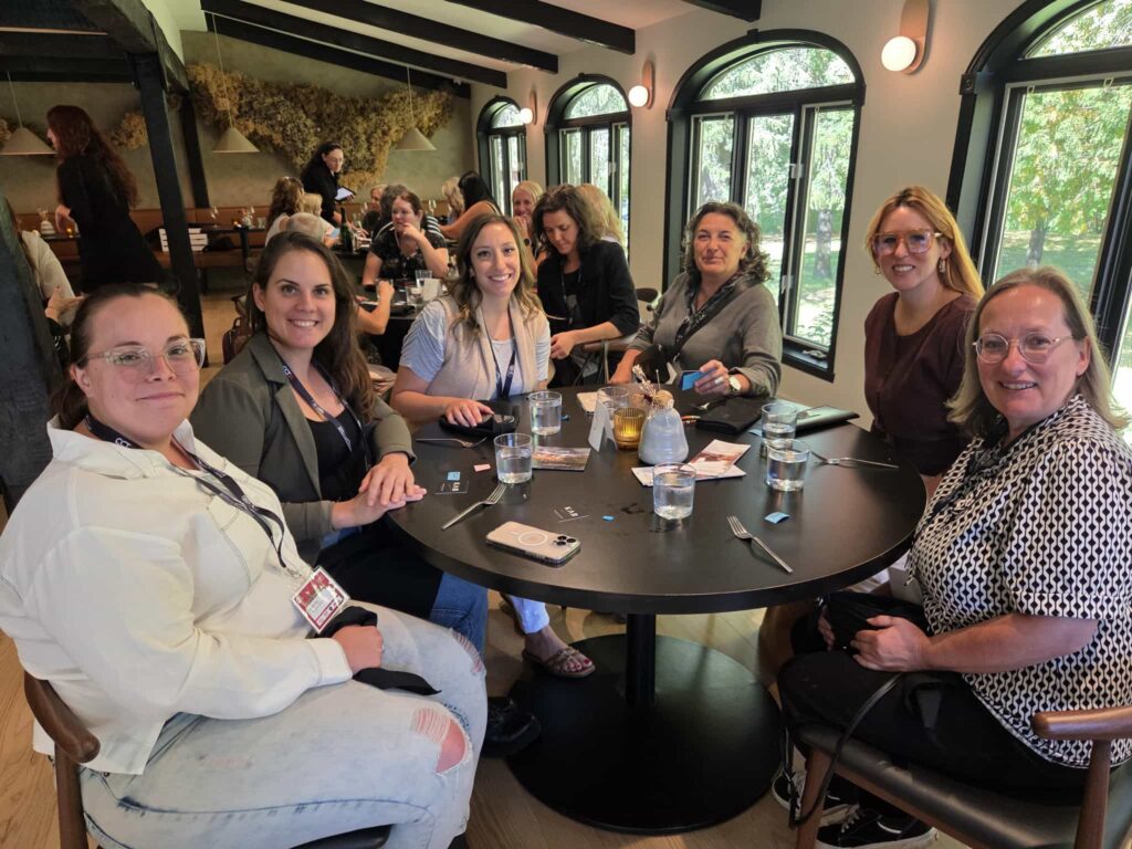 Diner femmes en affaires